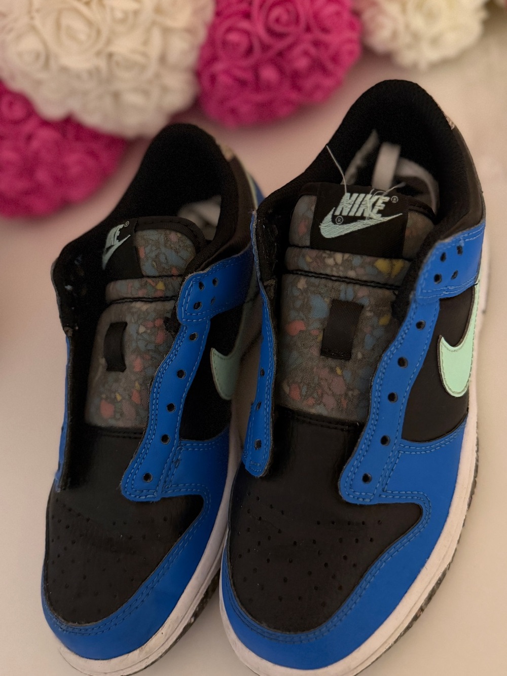 Nike Kids Blue and Black Low-Top Sneakers with Mint Swoosh